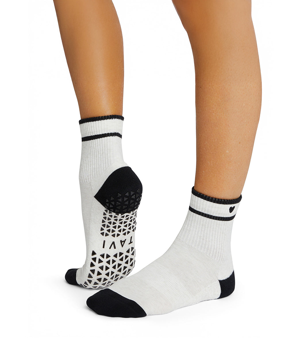 Tavi Aria Yoga Grip Socks