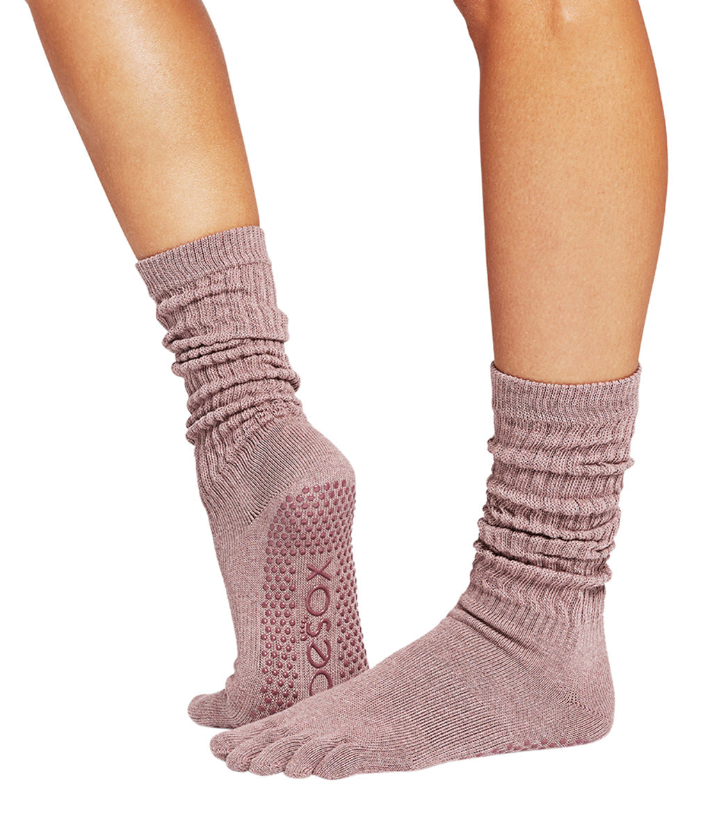 Studio-Inspired Grip Socks for Indoor Fitness Practice