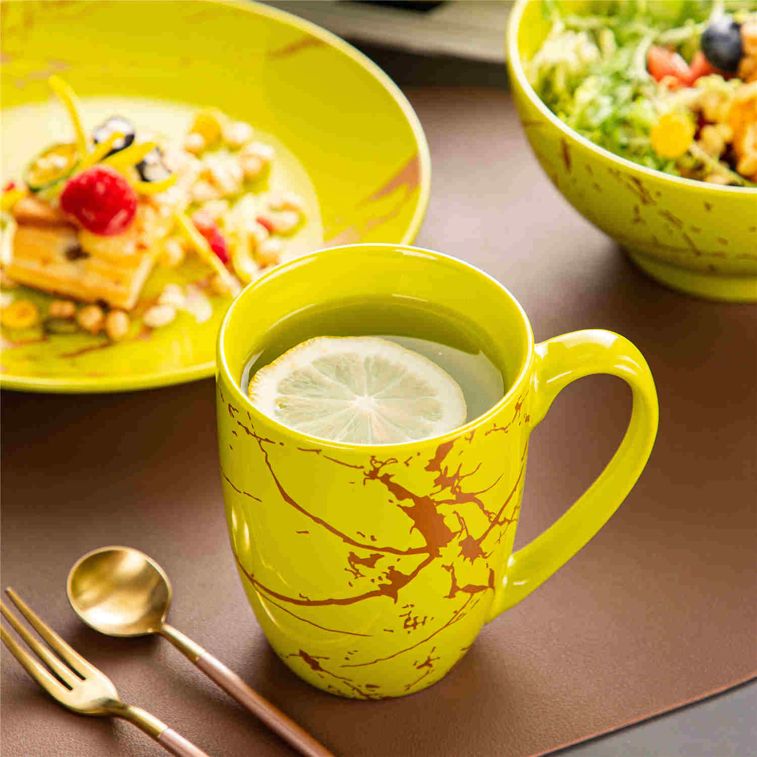 LOVECASA 16 Piece Gold Splash Dinnerware Set