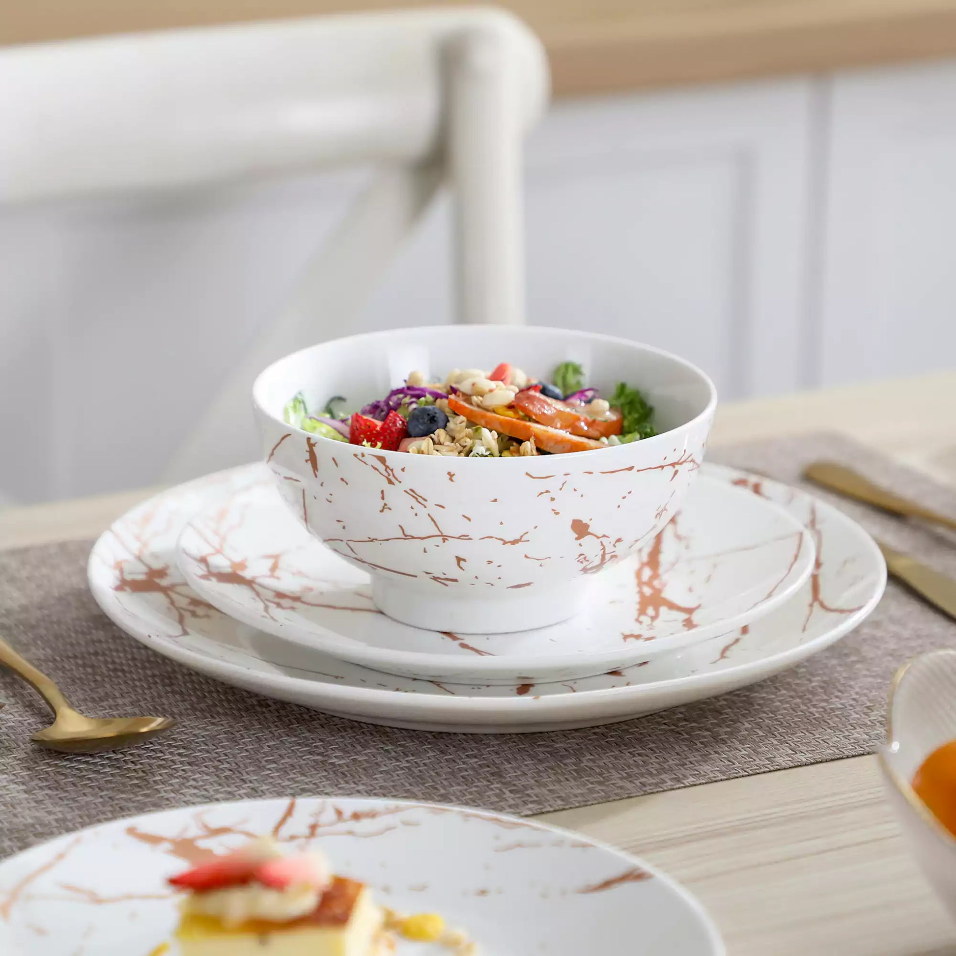 LOVECASA 16 Piece Gold Splash Dinnerware Set