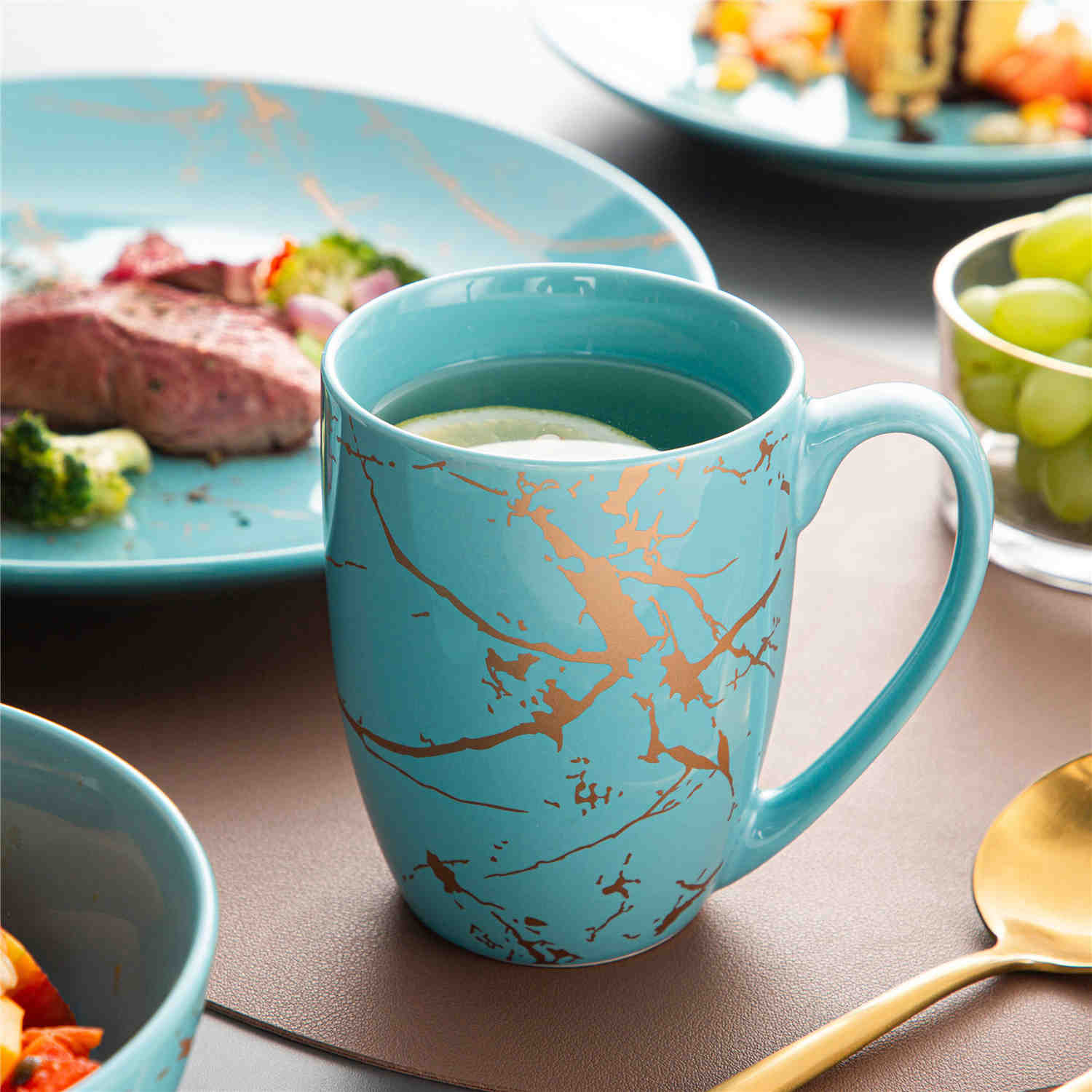 LOVECASA 16 Piece Gold Splash Dinnerware Set