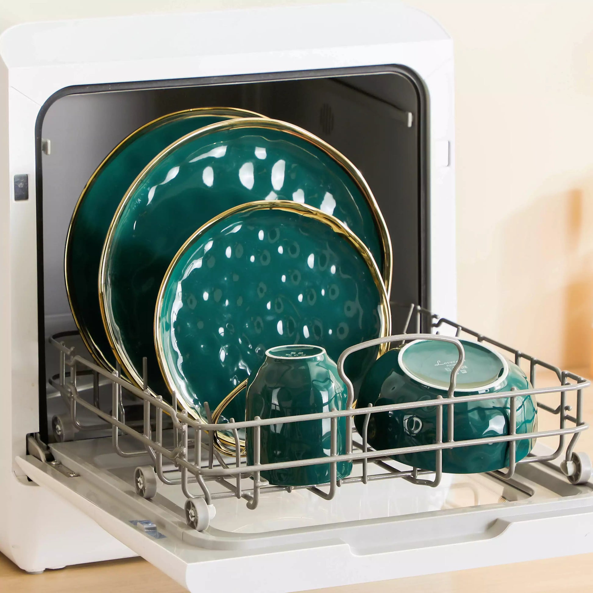 LOVECASA Gold Trim 16 Piece Dinnerware Set