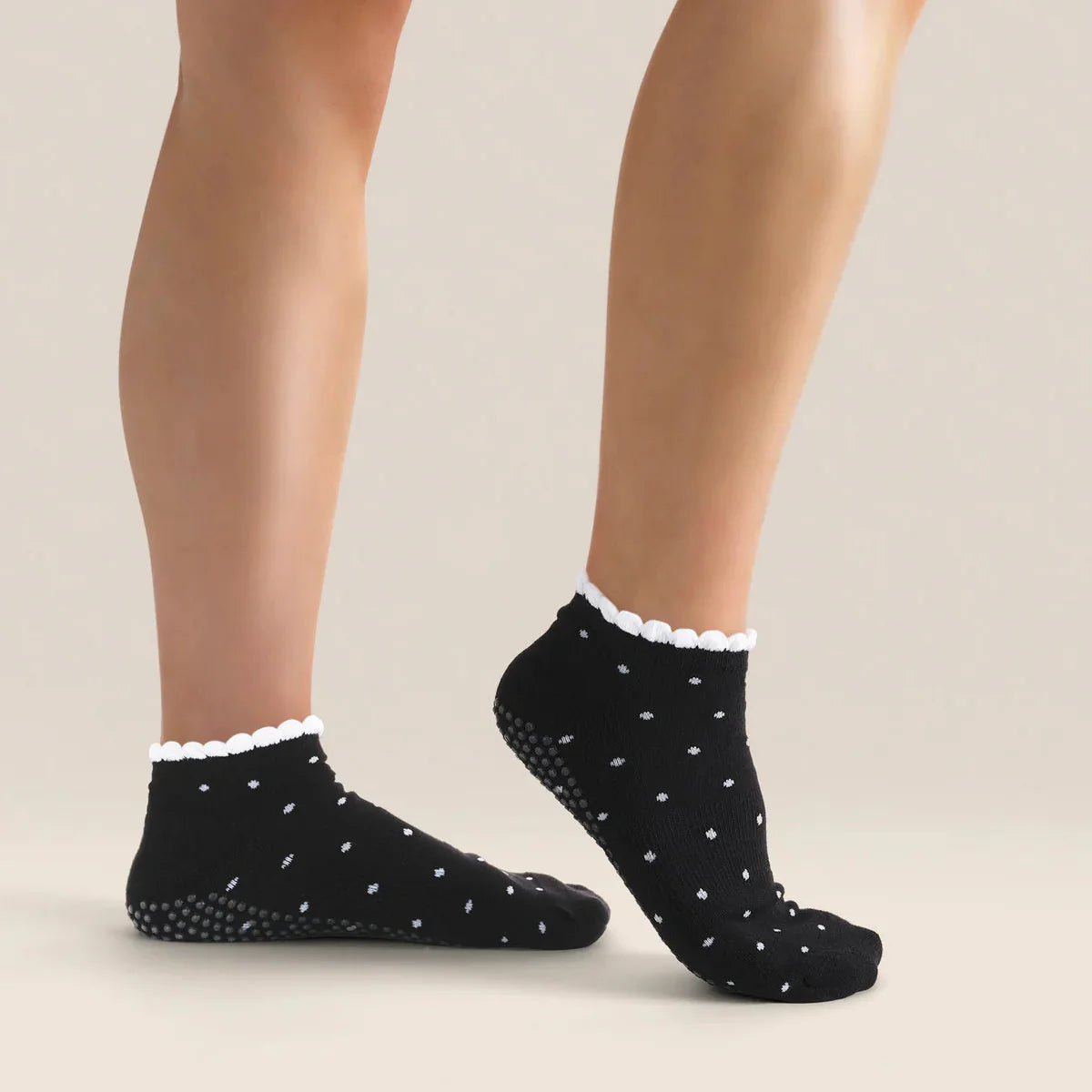 Classic Grip Socks - Polka Ruffle (Barre / Pilates)