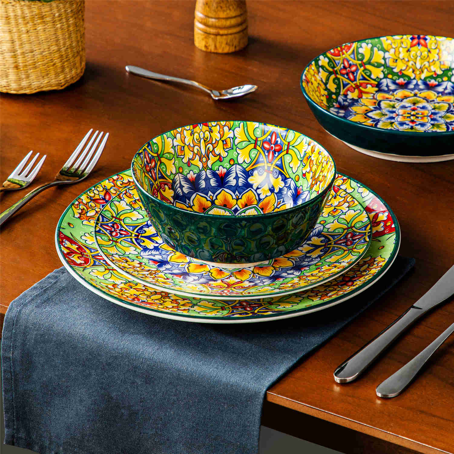Simi 24 Piece Dinnerware Set
