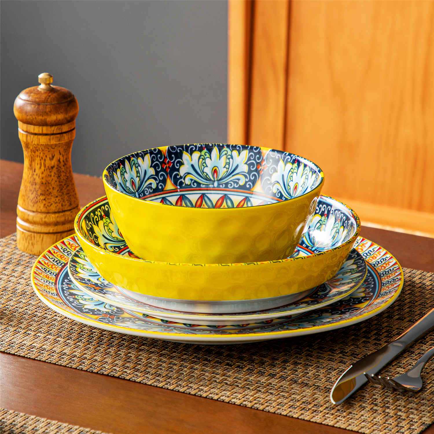 Simi 24 Piece Dinnerware Set
