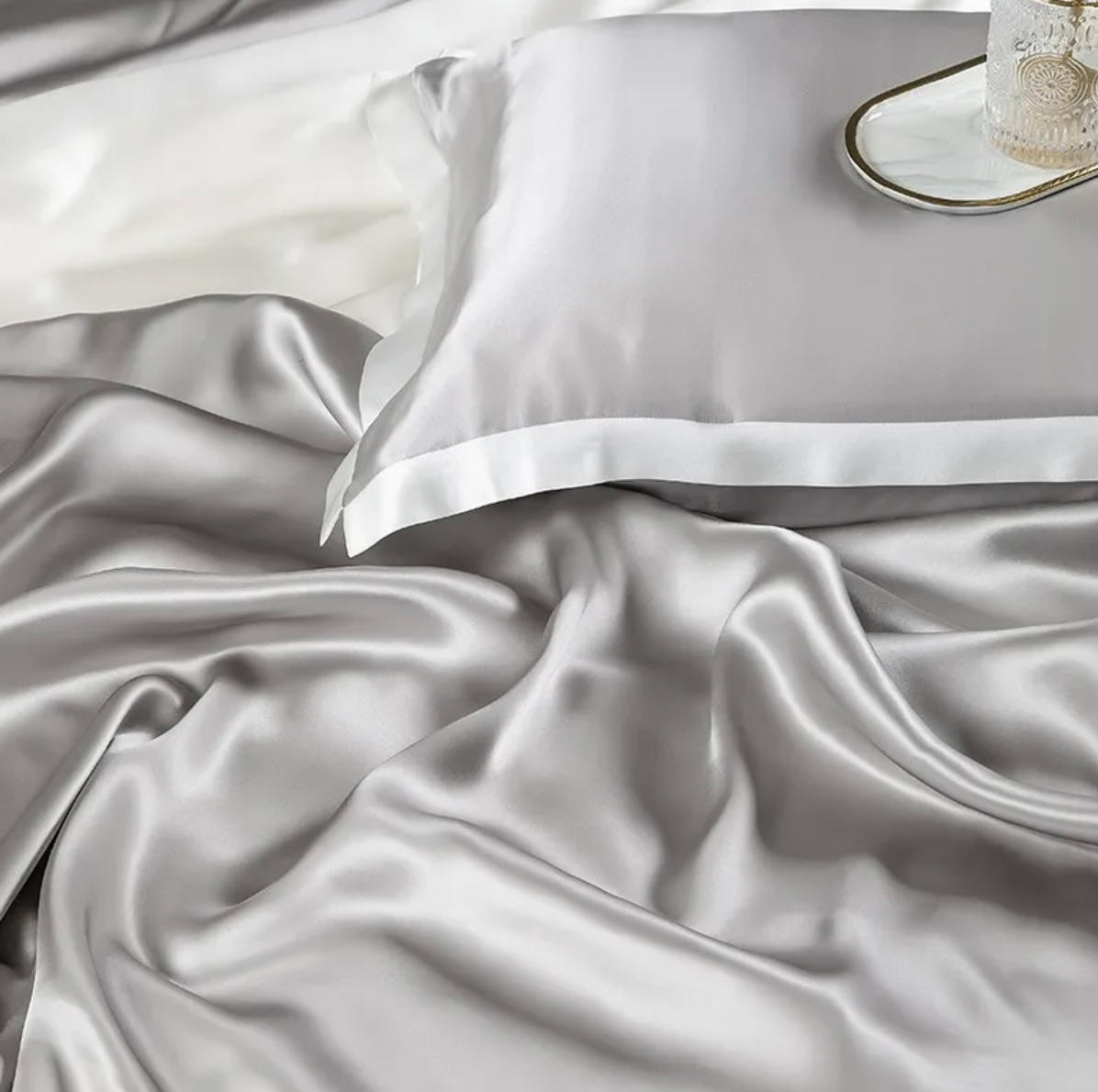 ✨✨Pure Mulberry Silk Bedding Set in Moonstone – Luxurious All-Season Comfort