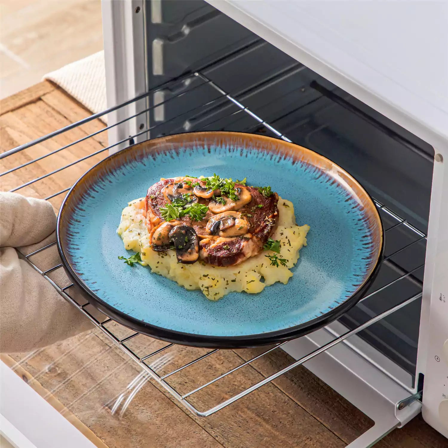 Amber 12 Piece Dinnerware Set