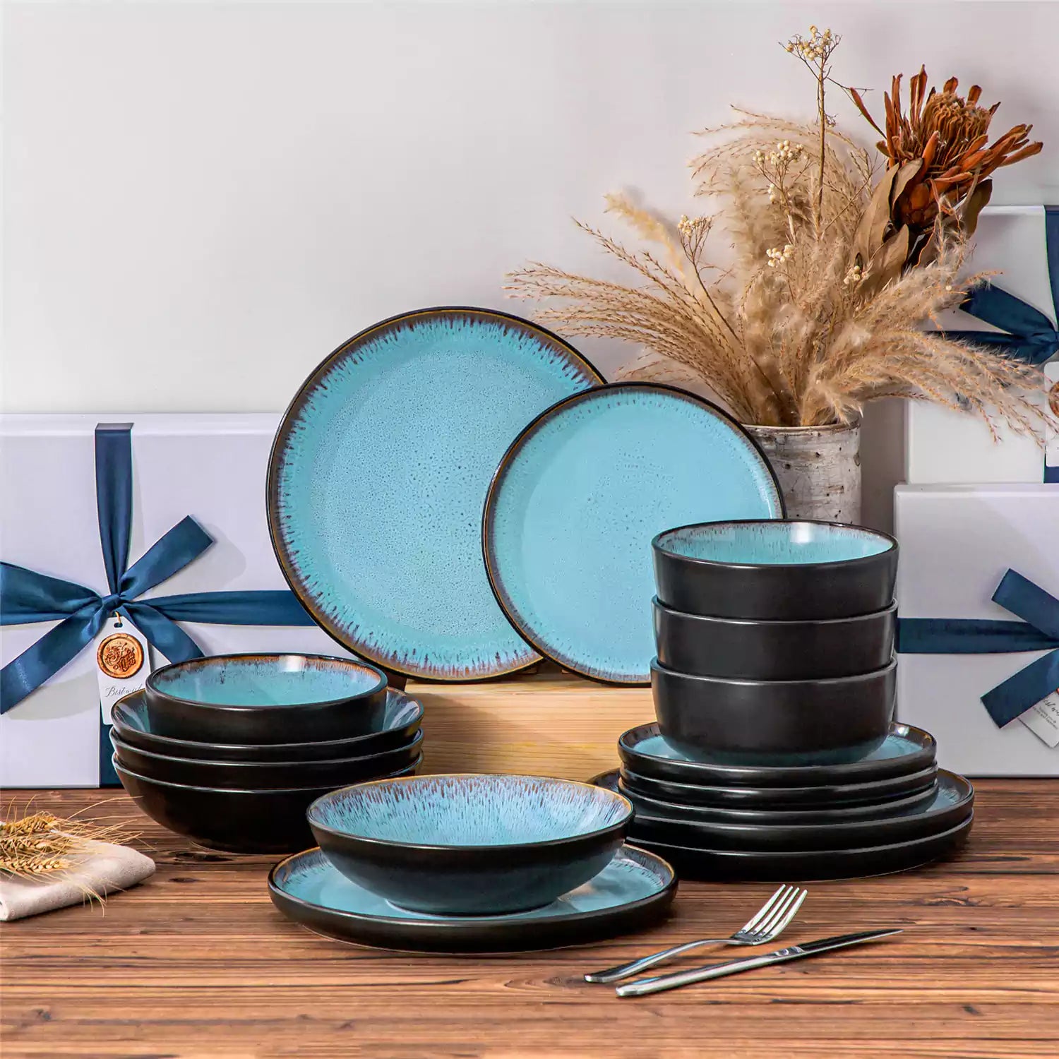 Amber 16 Piece Dinnerware Set