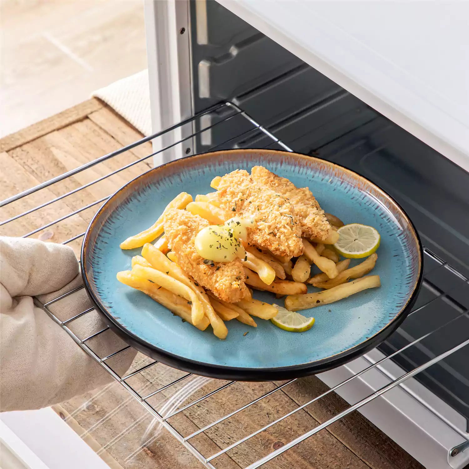 Amber 16 Piece Dinnerware Set