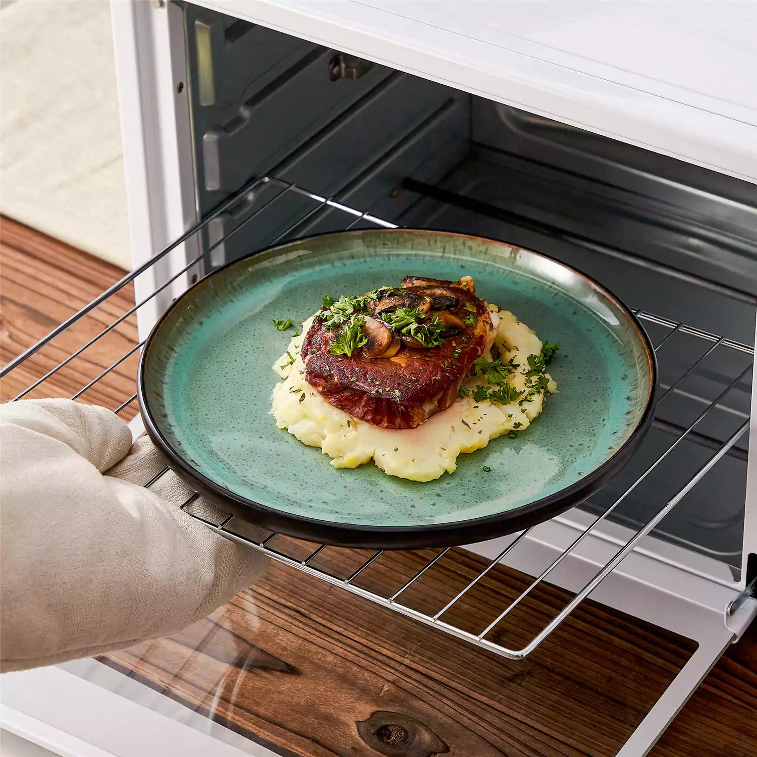 Amber 12 Piece Dinnerware Set