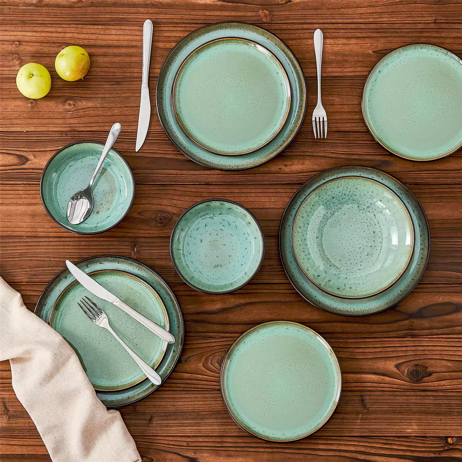 Amber 16 Piece Dinnerware Set