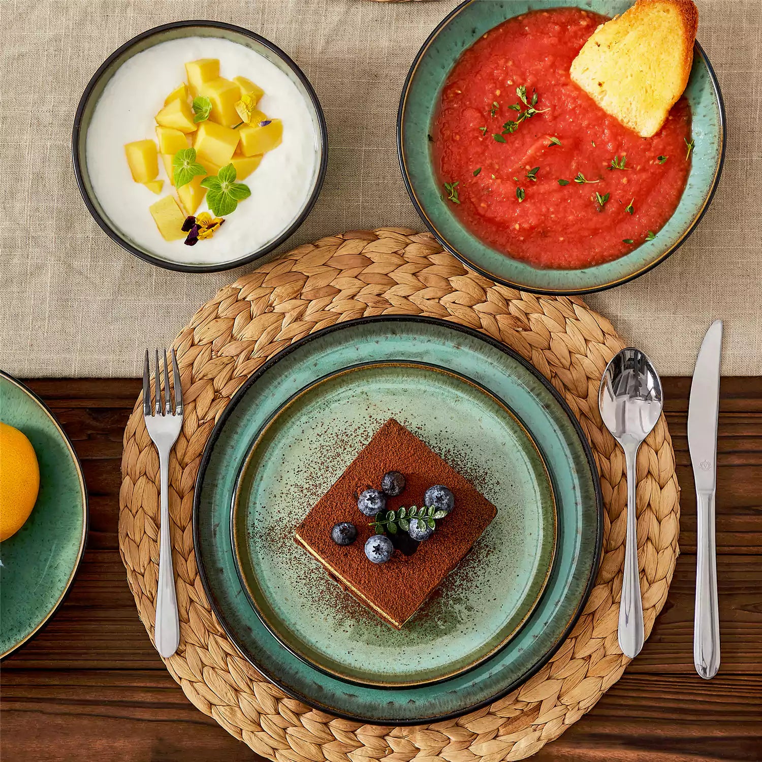 Amber 16 Piece Dinnerware Set