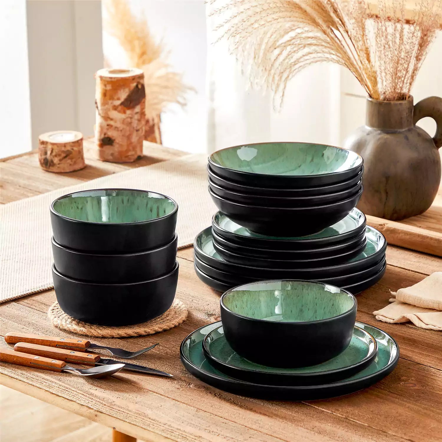 Amber 16 Piece Dinnerware Set