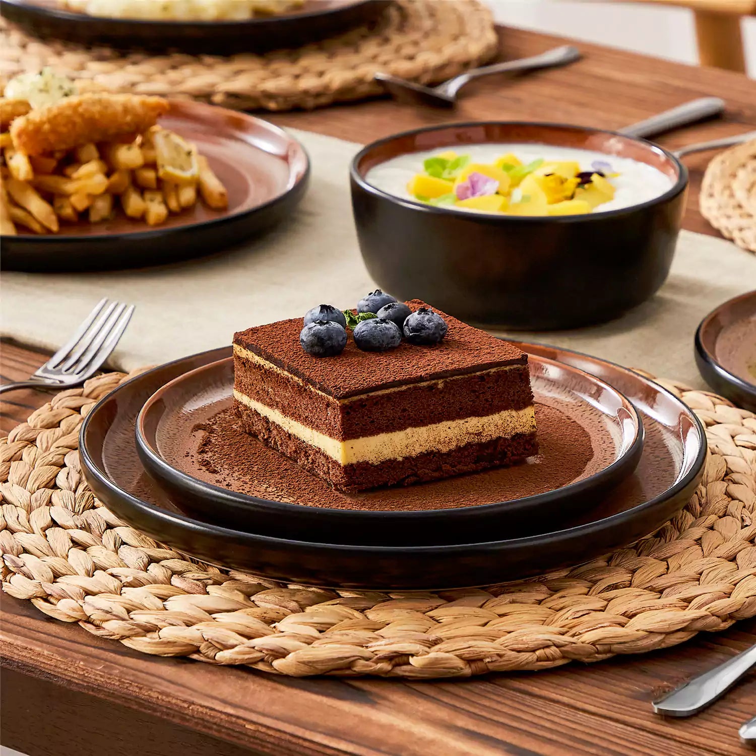 Amber 16 Piece Dinnerware Set