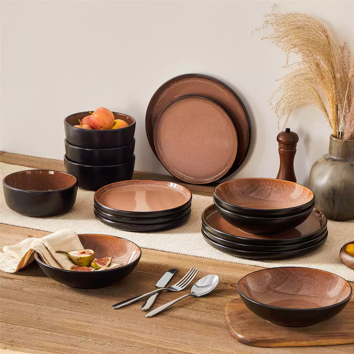 Amber 16 Piece Dinnerware Set
