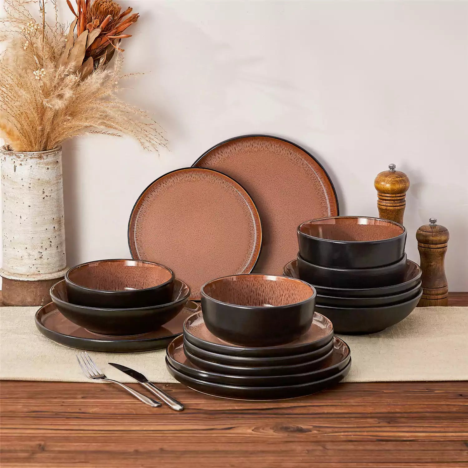 Amber 16 Piece Dinnerware Set