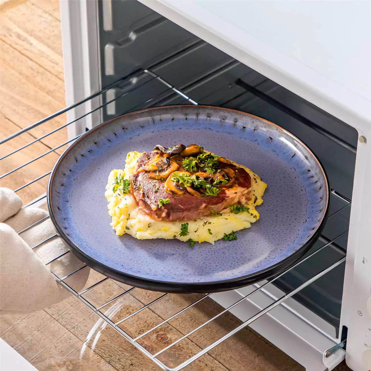 Amber 12 Piece Dinnerware Set