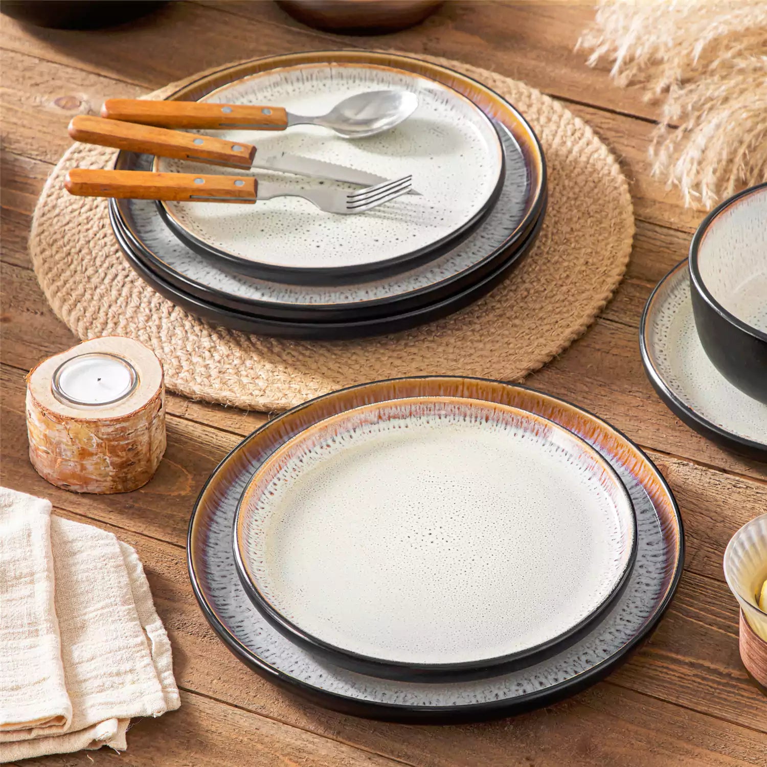 Amber 12 Piece Dinnerware Set