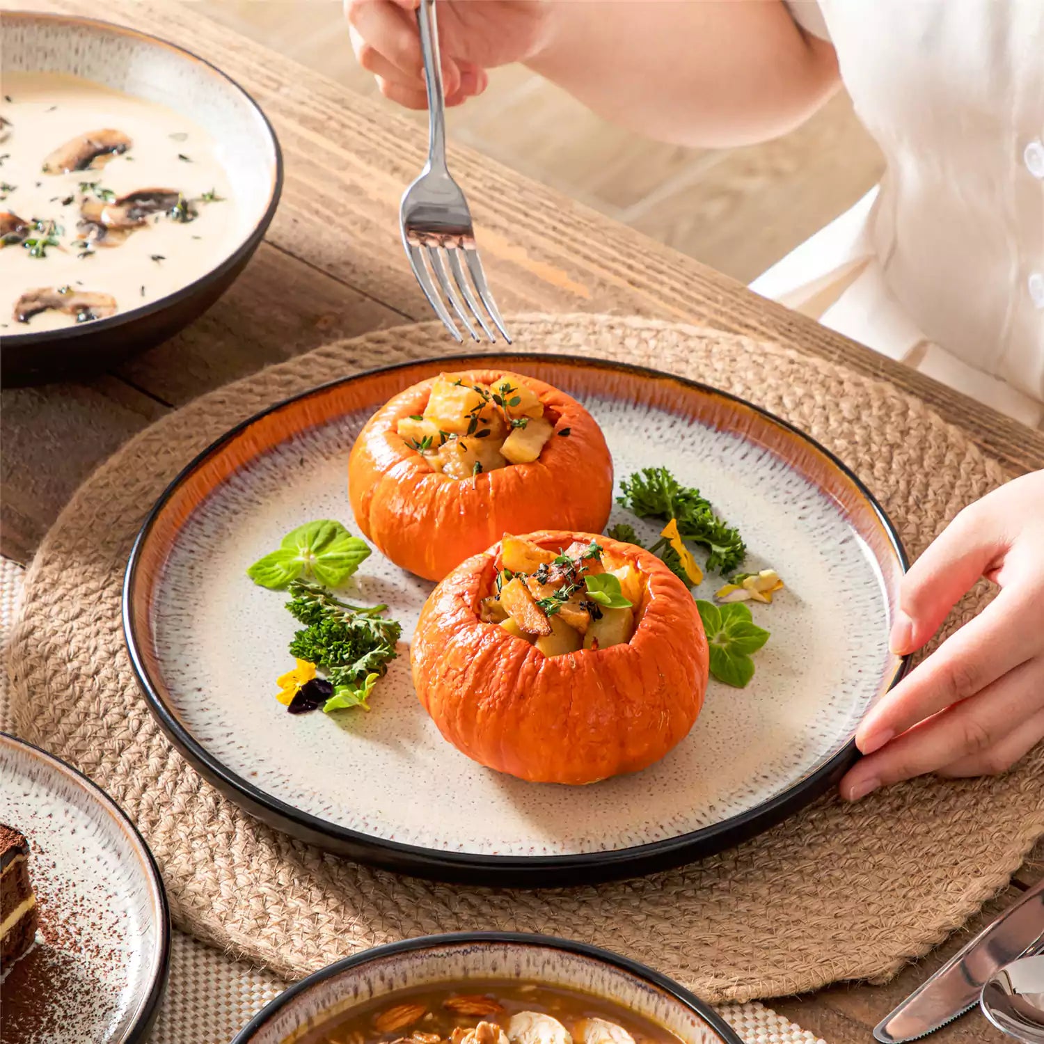 Amber 16 Piece Dinnerware Set