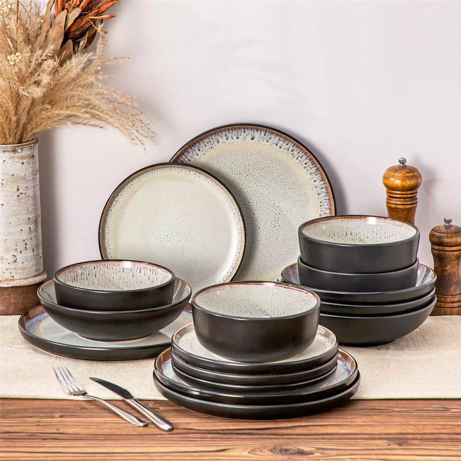 Amber 16 Piece Dinnerware Set