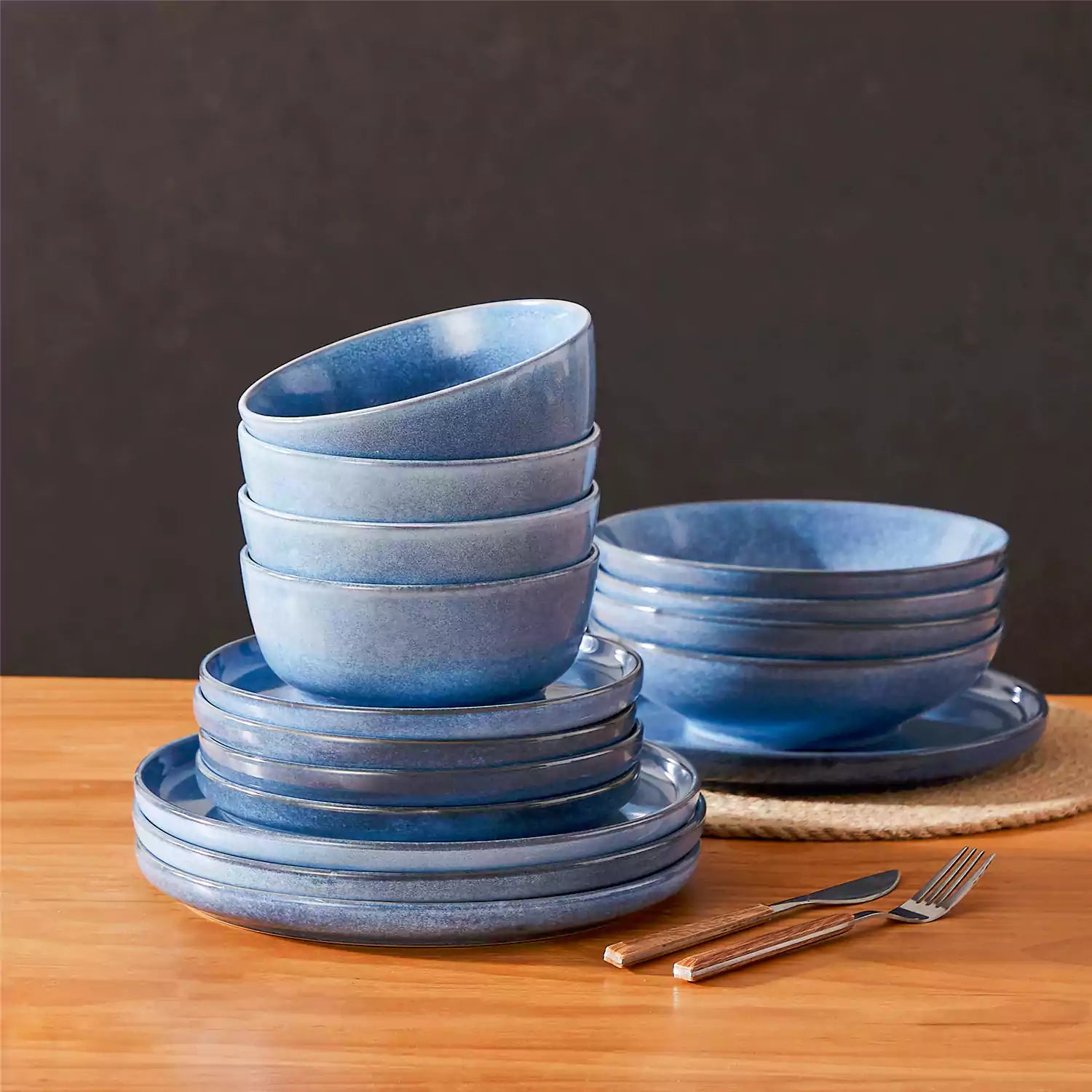 Anya 16 Piece Dinnerware Set