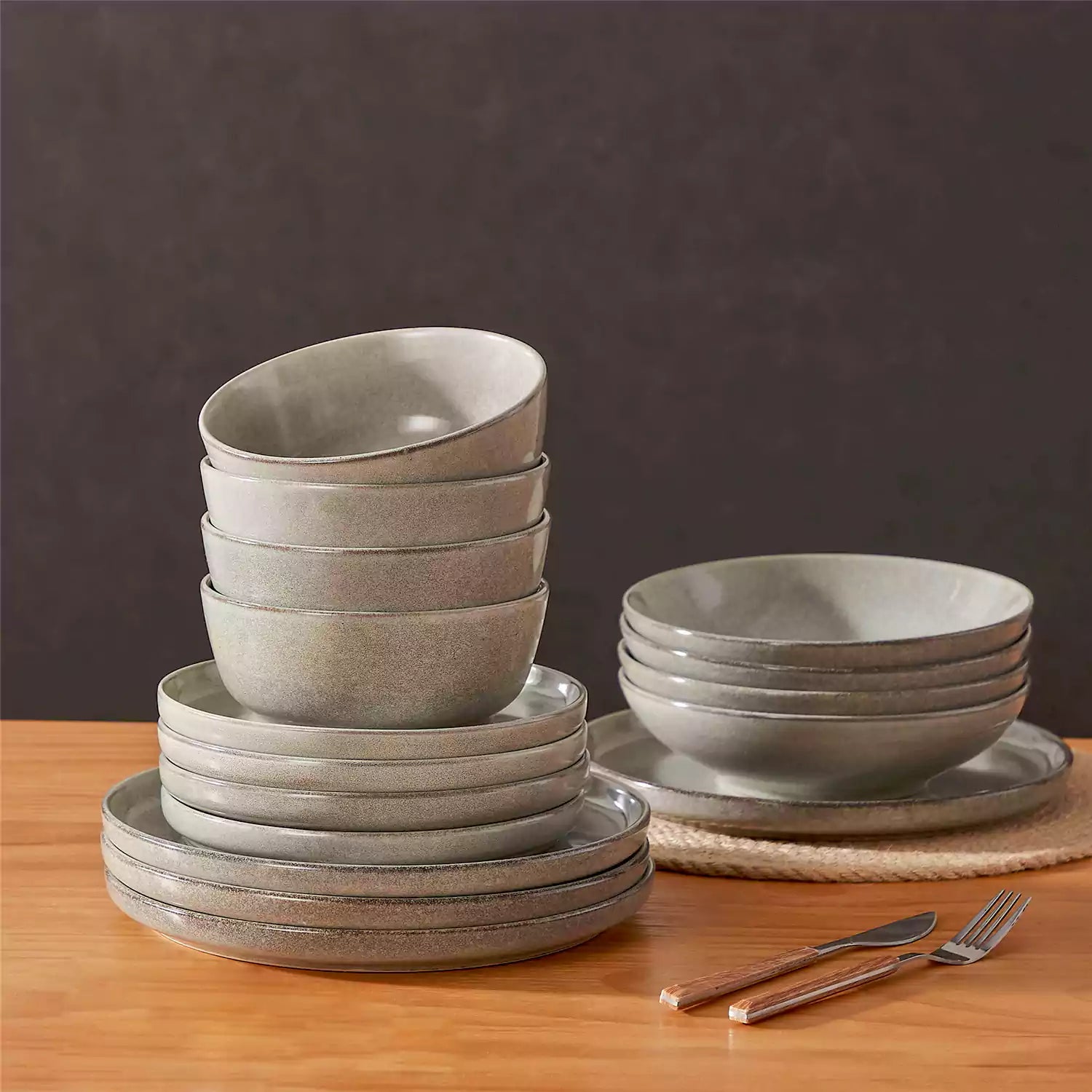 Anya 16 Piece Dinnerware Set