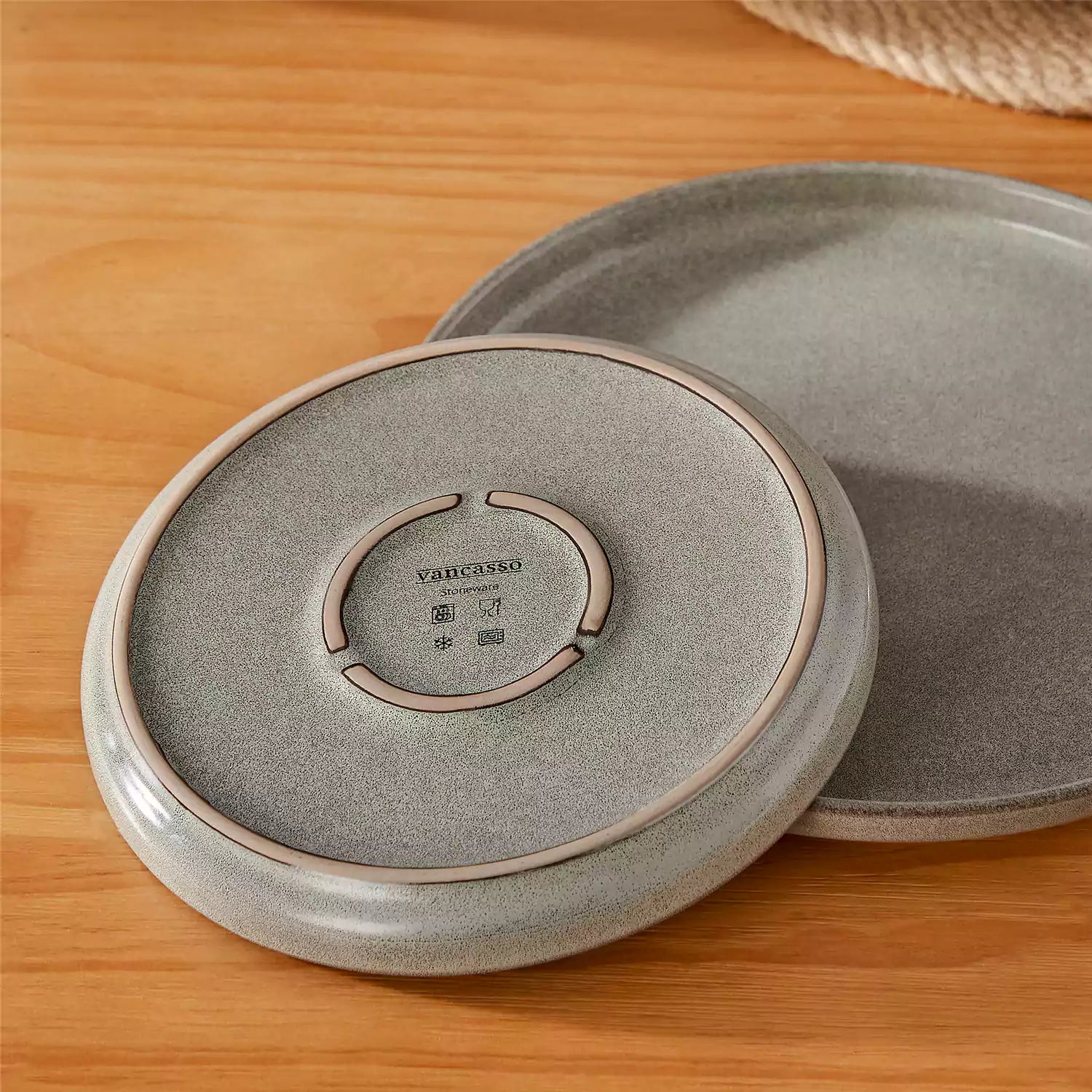 Anya 16 Piece Dinnerware Set