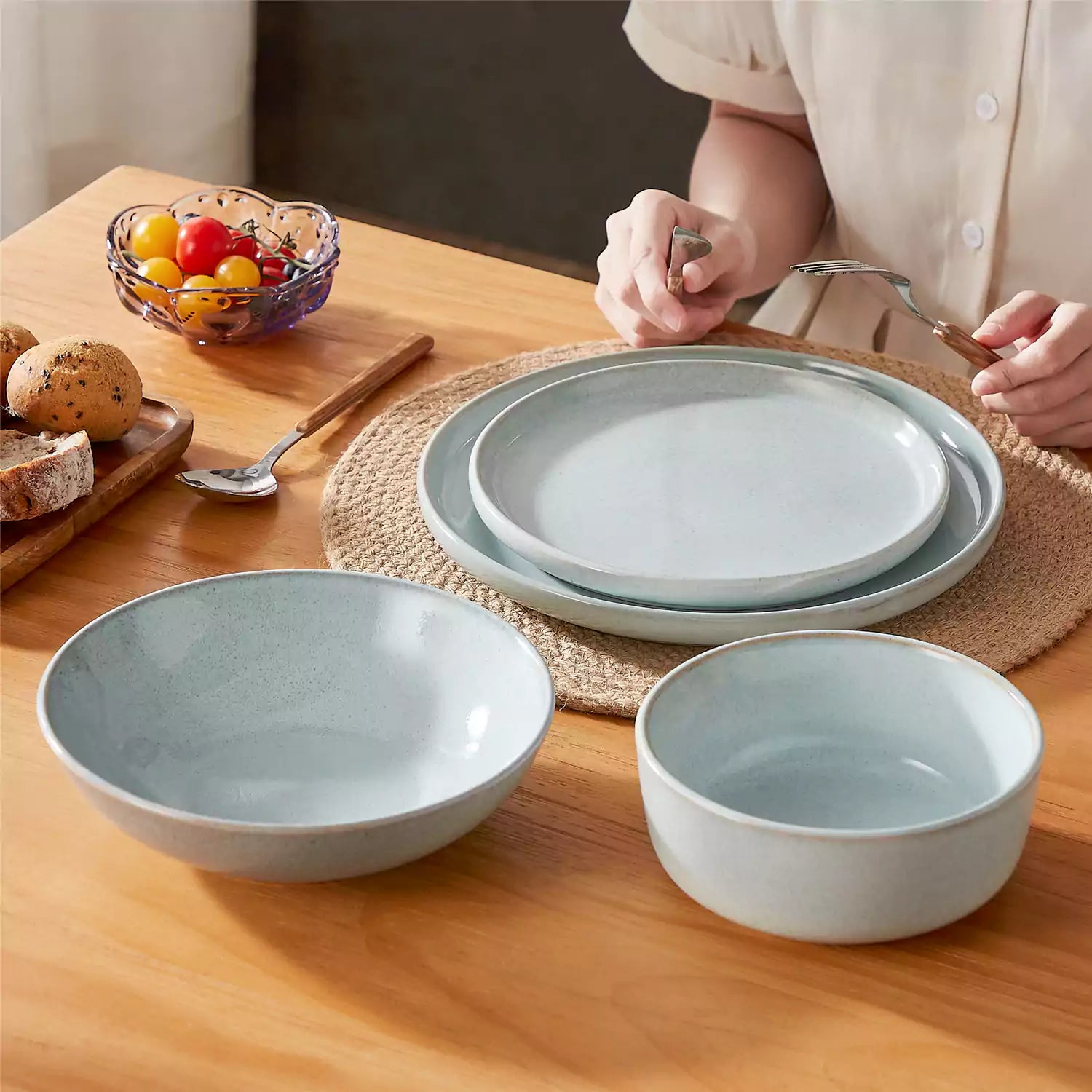 Anya 16 Piece Dinnerware Set