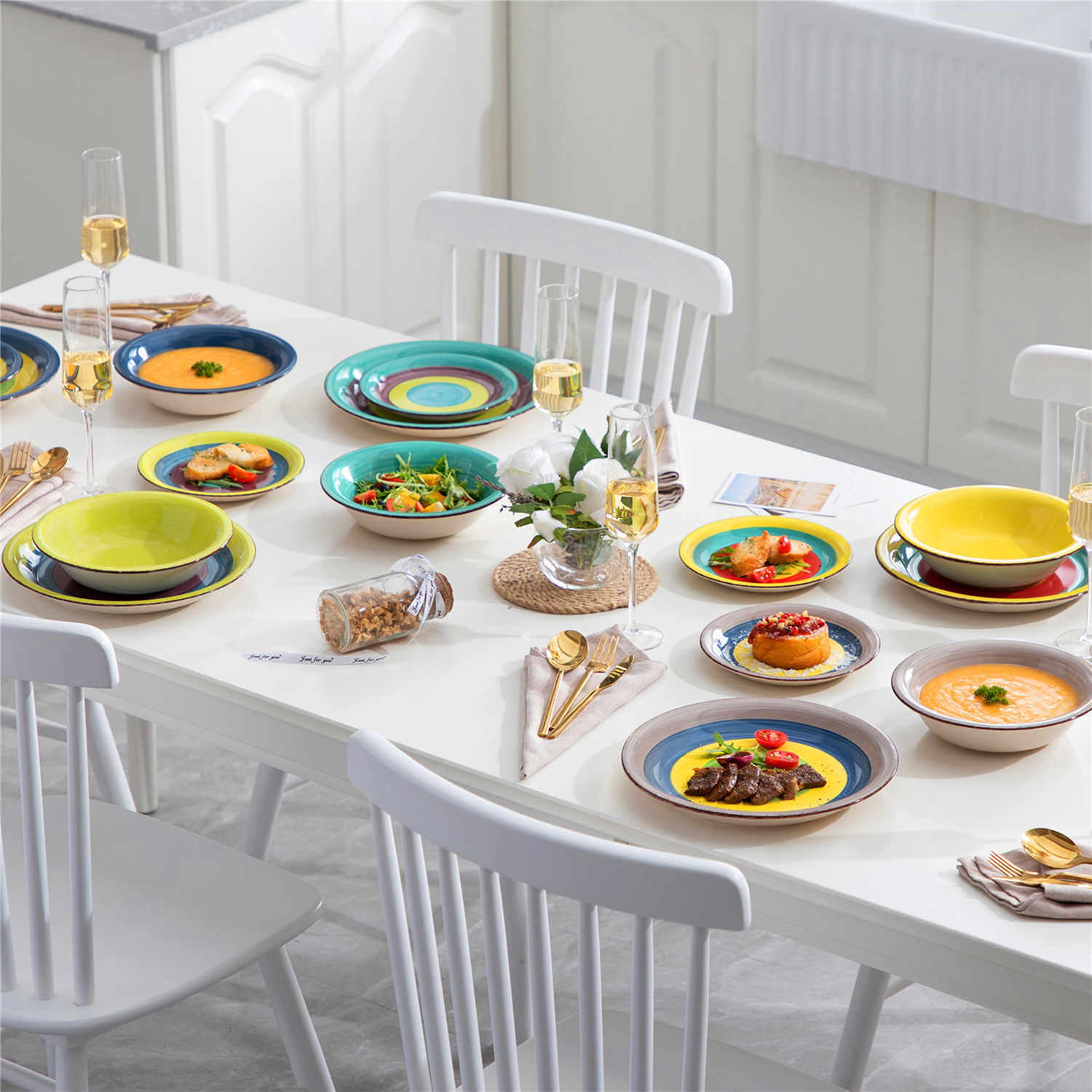Arco 18 Piece Dinnerware Set