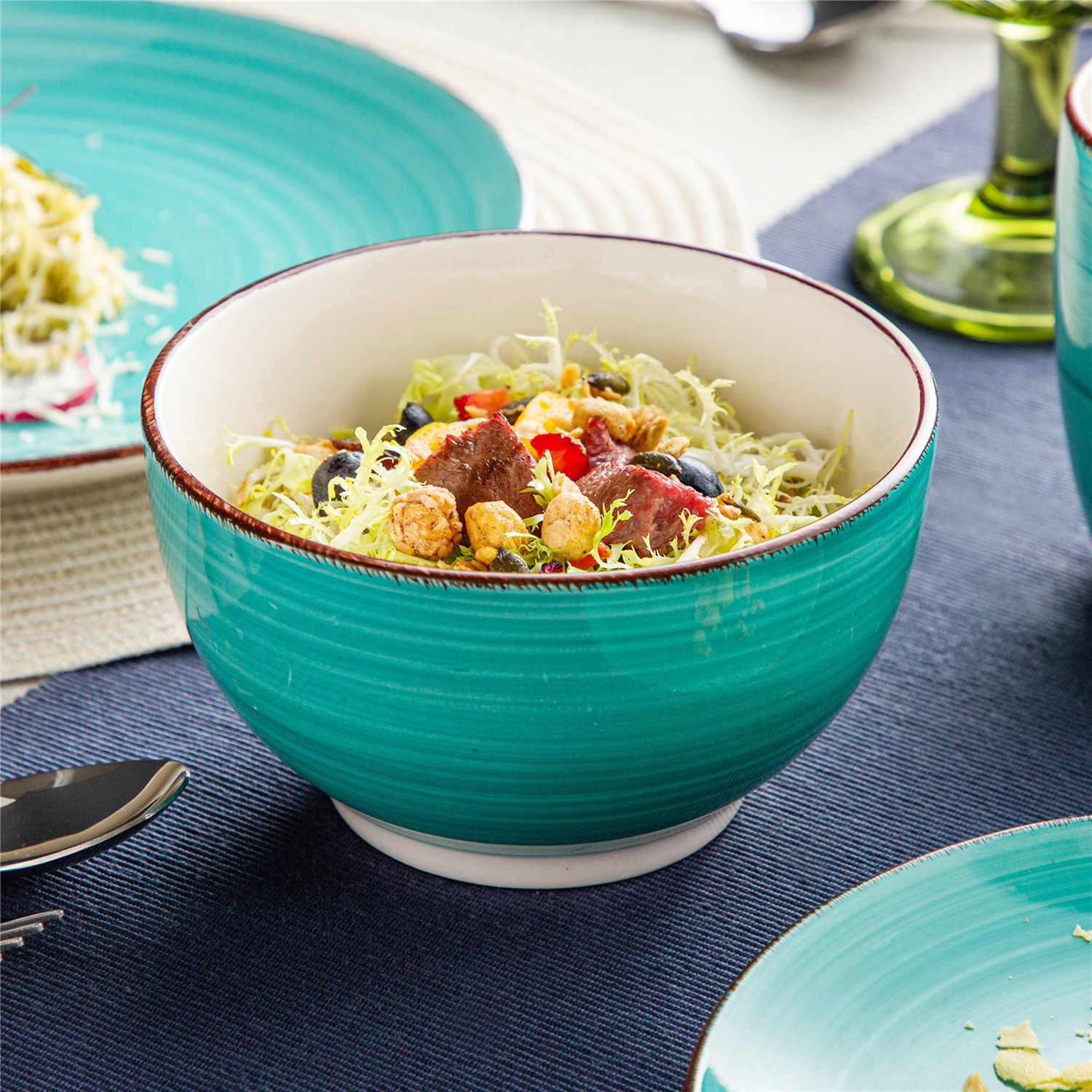 Bella 16 Piece Dinnerware Set