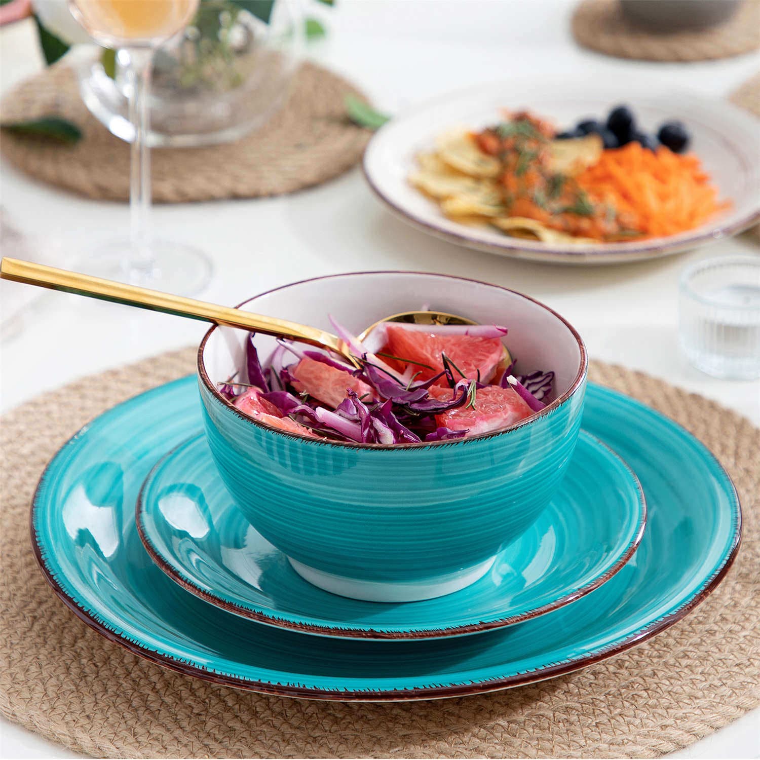 Bella 16 Piece Dinnerware Set