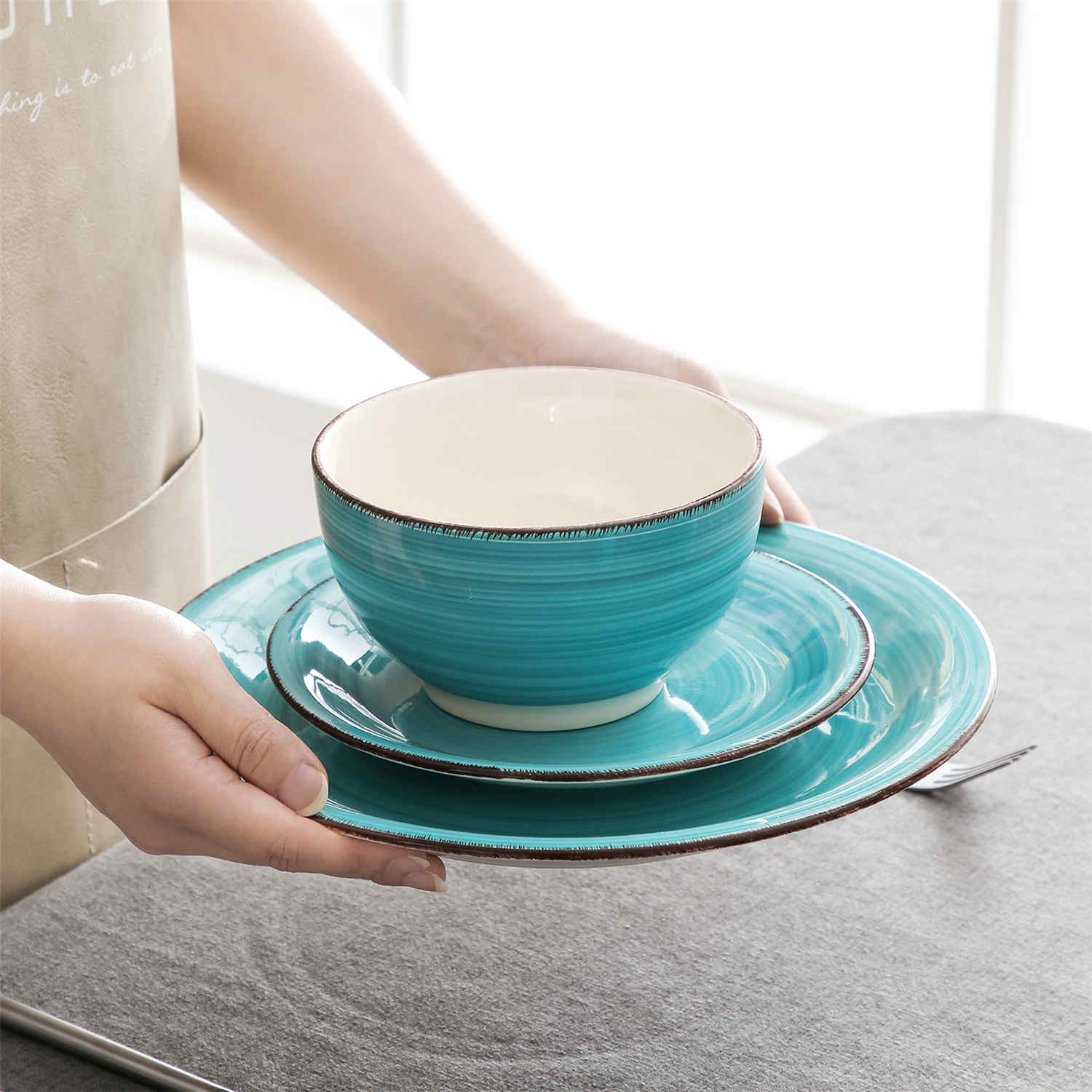 Bella 16 Piece Dinnerware Set