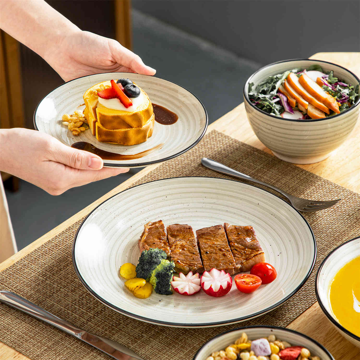 Bonbon Double-Sided 24 Piece Dinnerware Set