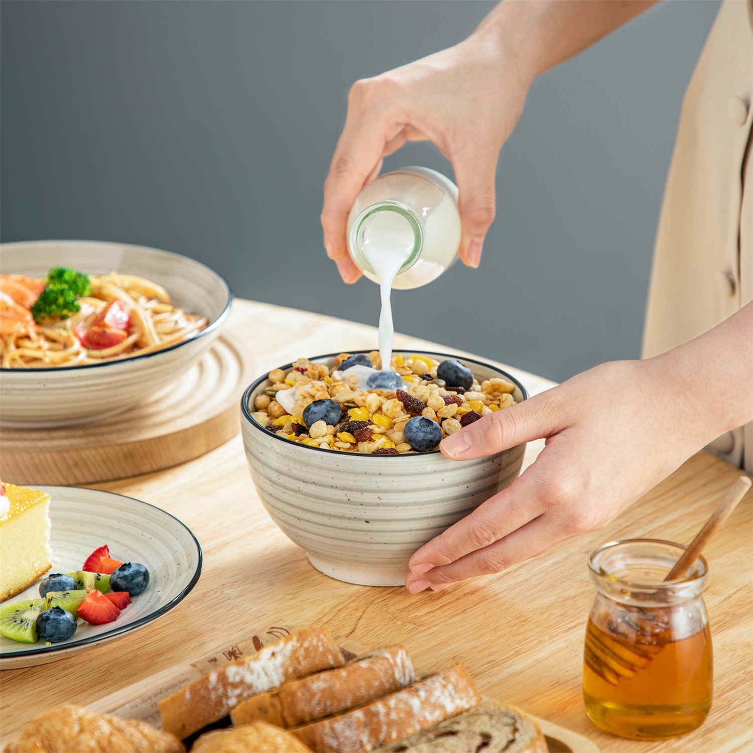 Bonbon Double-Sided 24 Piece Dinnerware Set