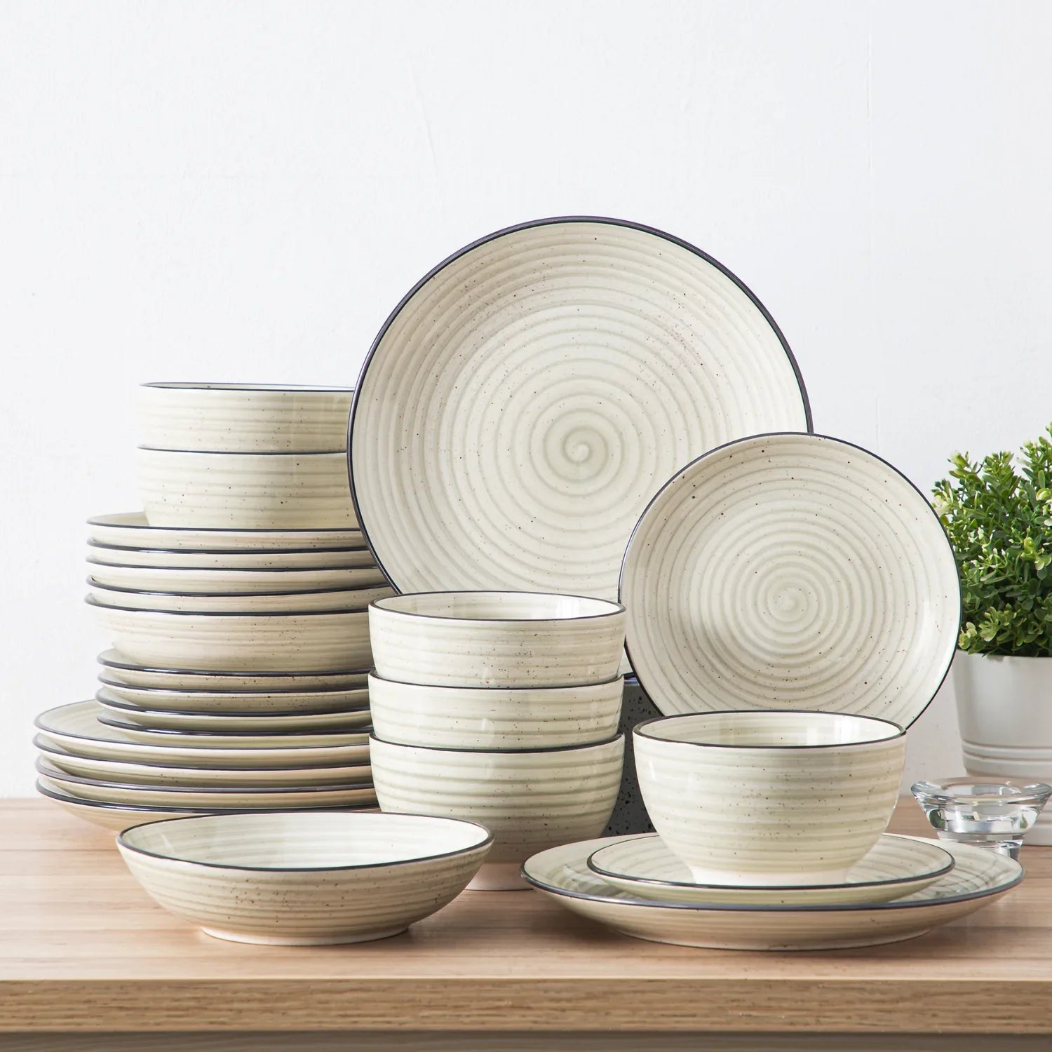 Bonbon Double-Sided 24 Piece Dinnerware Set