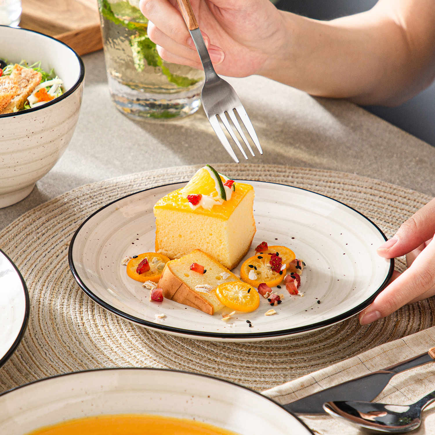 Bonbon 24 Piece Dinnerware Set