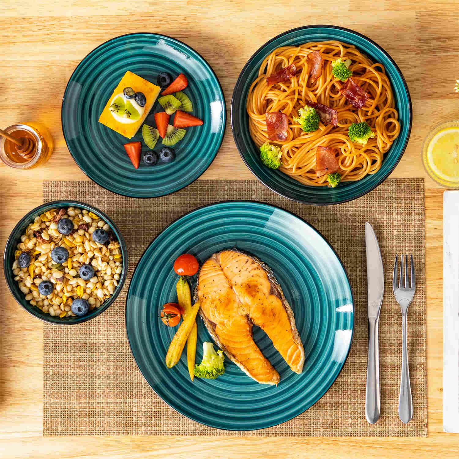 Bonbon Double-Sided 24 Piece Dinnerware Set