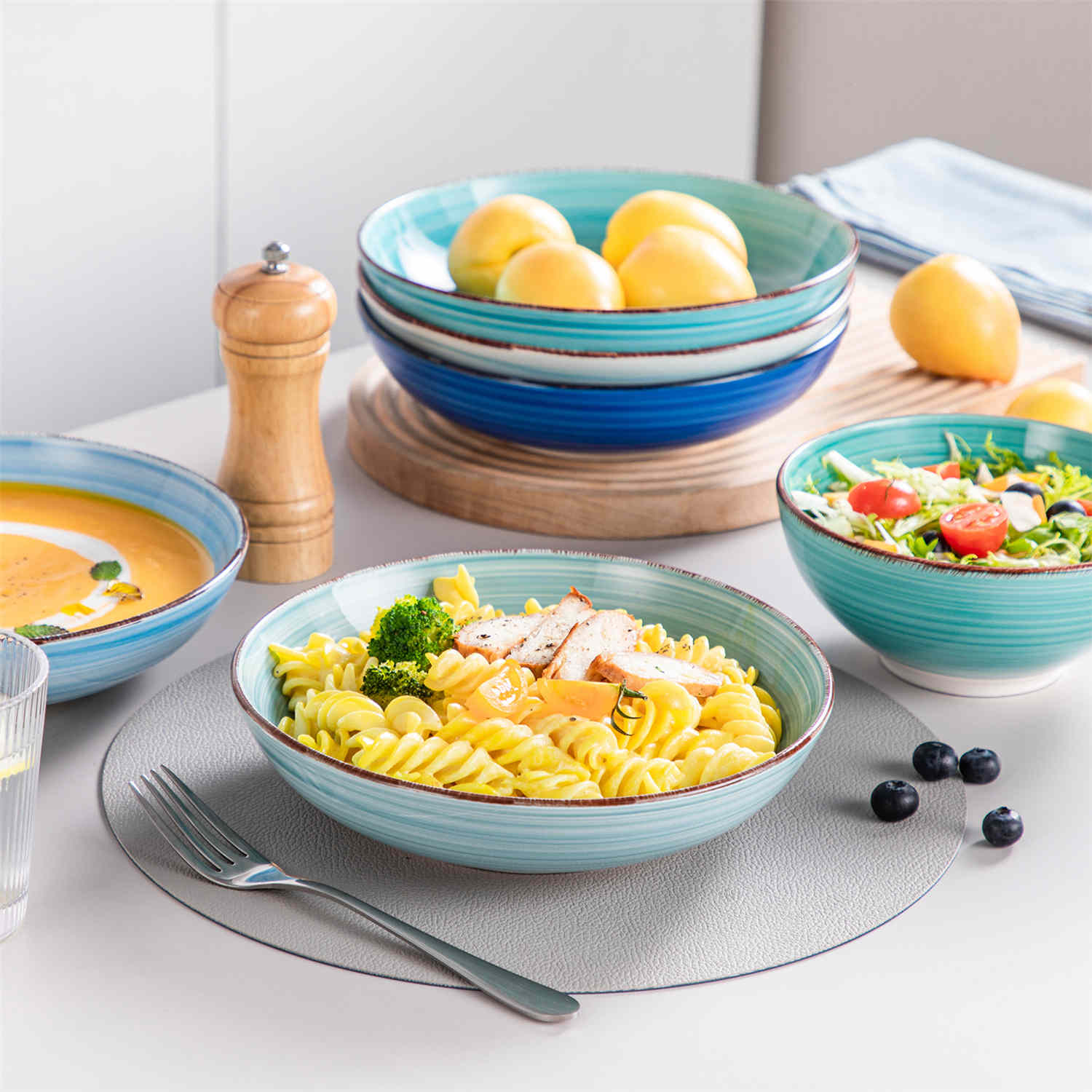 Bonita 24 Piece Dinnerware Set