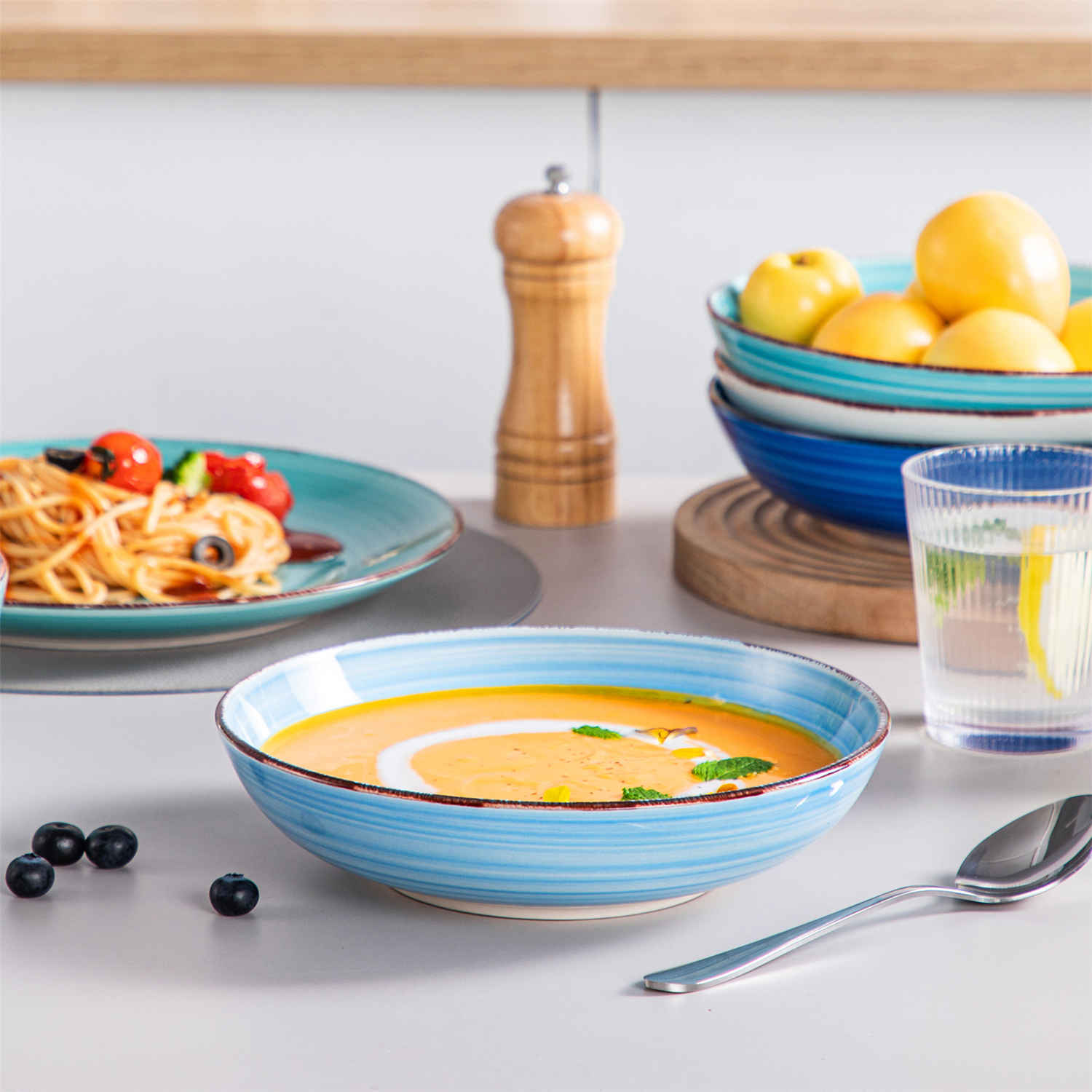 Bonita 24 Piece Dinnerware Set