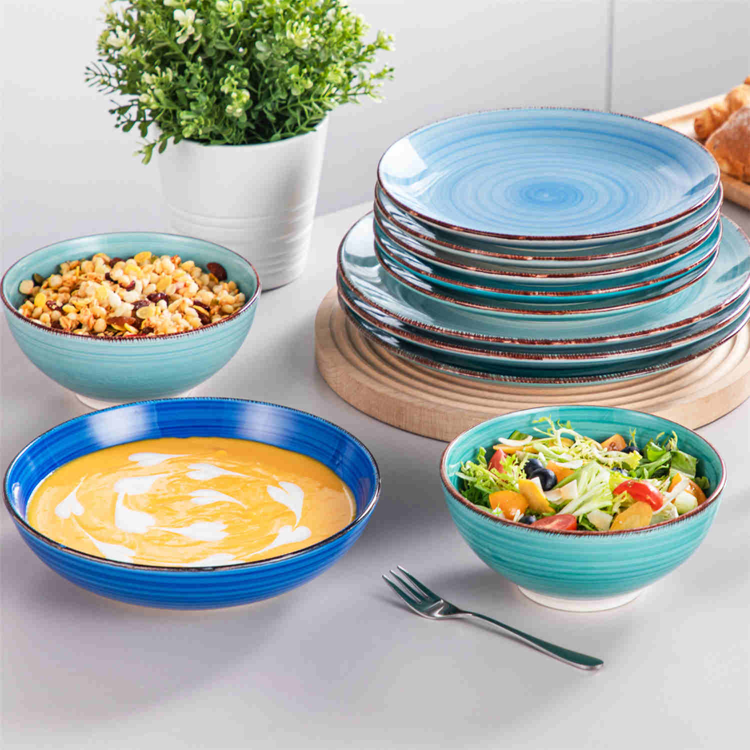 Bonita 24 Piece Dinnerware Set
