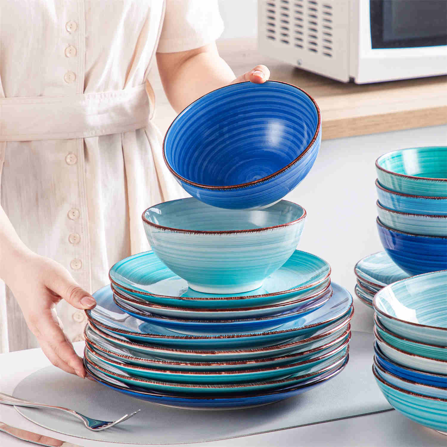 Bonita 24 Piece Dinnerware Set