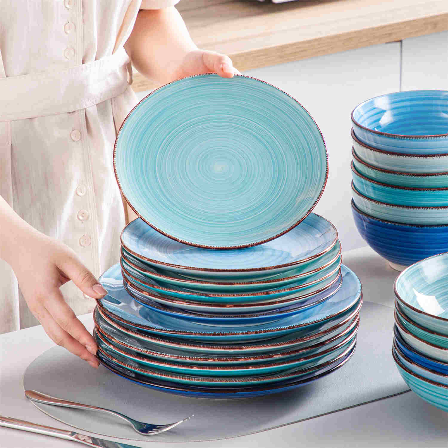 Bonita 24 Piece Dinnerware Set