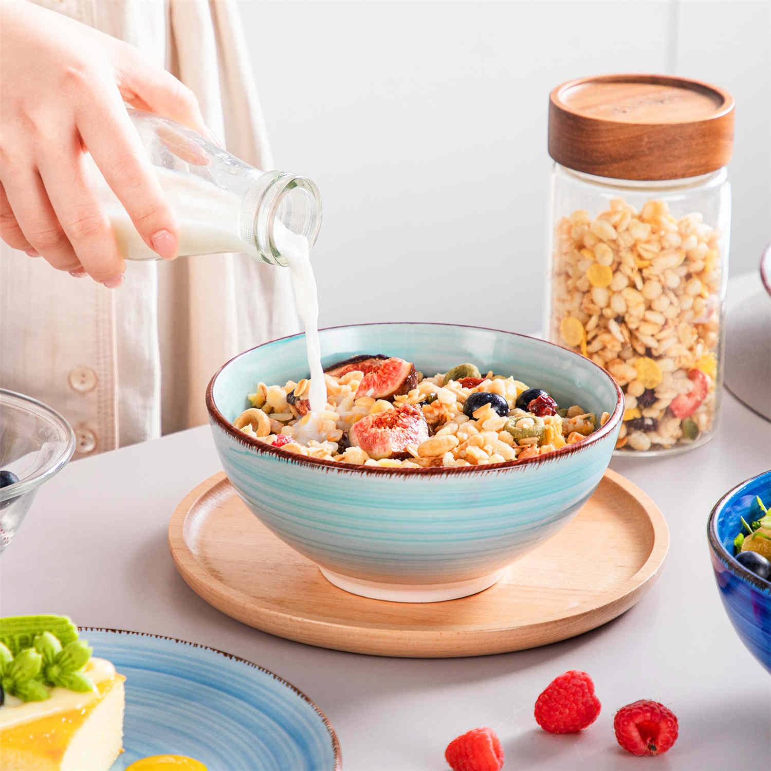 Bonita 24 Piece Dinnerware Set