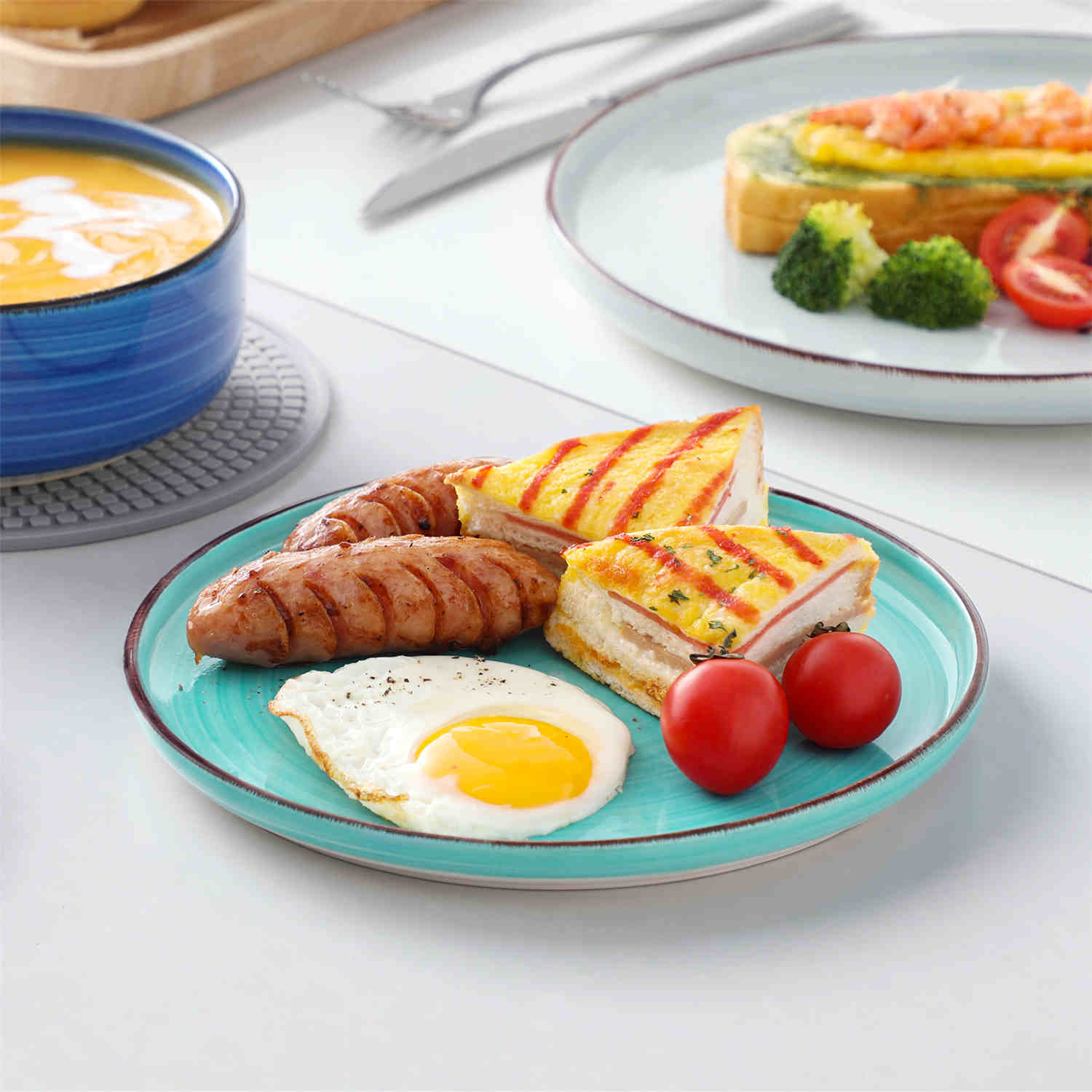 Bonita Lipped-Edge 12 Piece Dinnerware Set