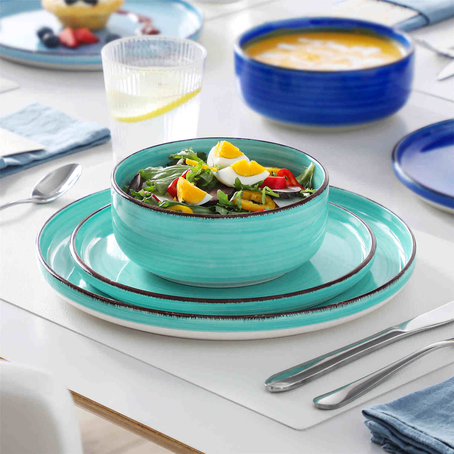 Bonita Lipped-Edge 12 Piece Dinnerware Set