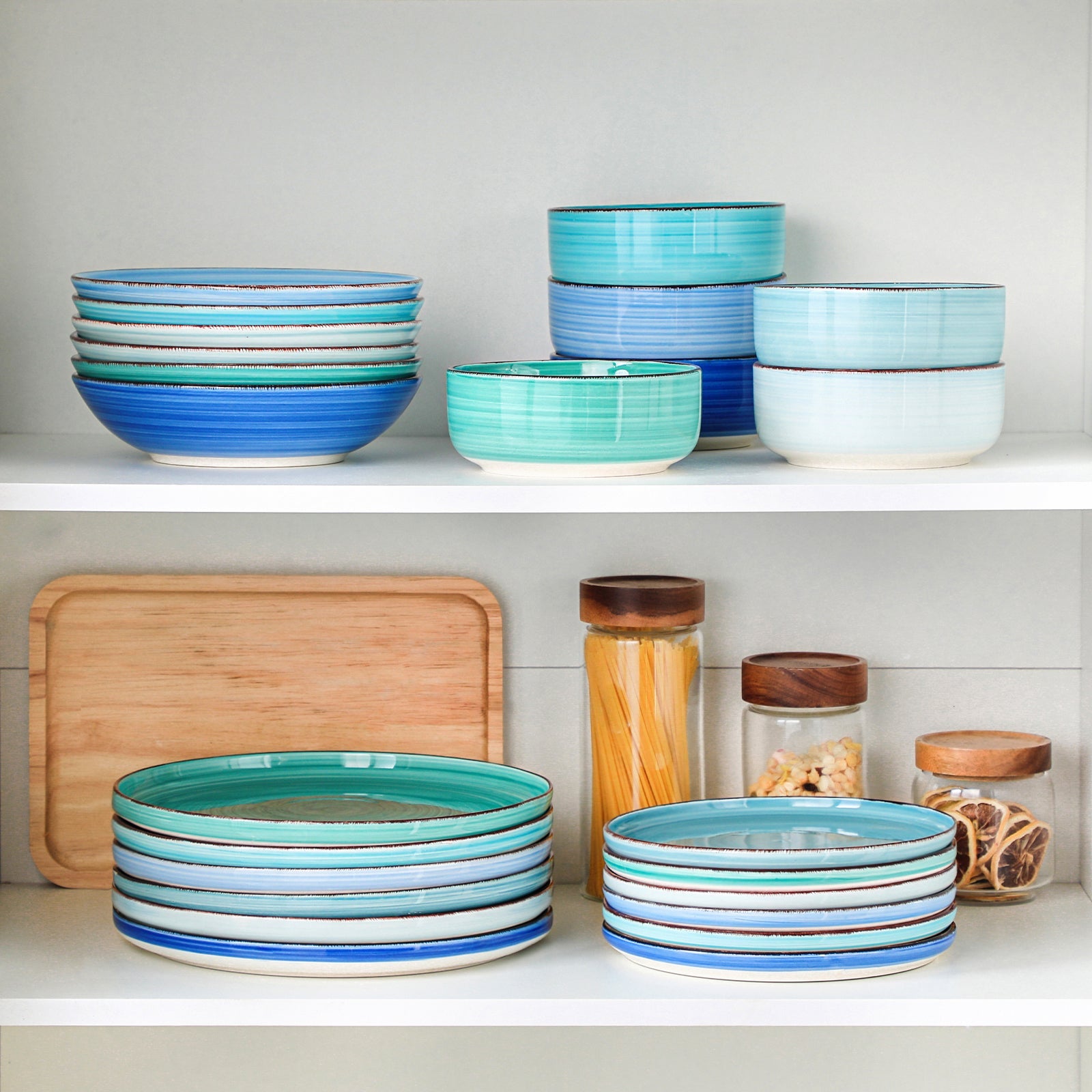 Bonita Lipped-Edge 24 Piece Dinnerware Set