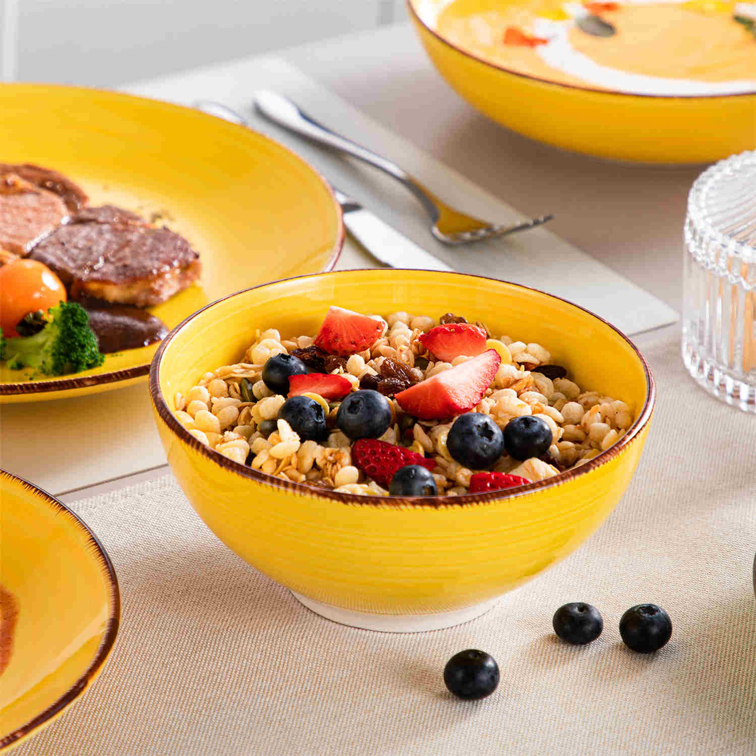 Bonita 24 Piece Dinnerware Set