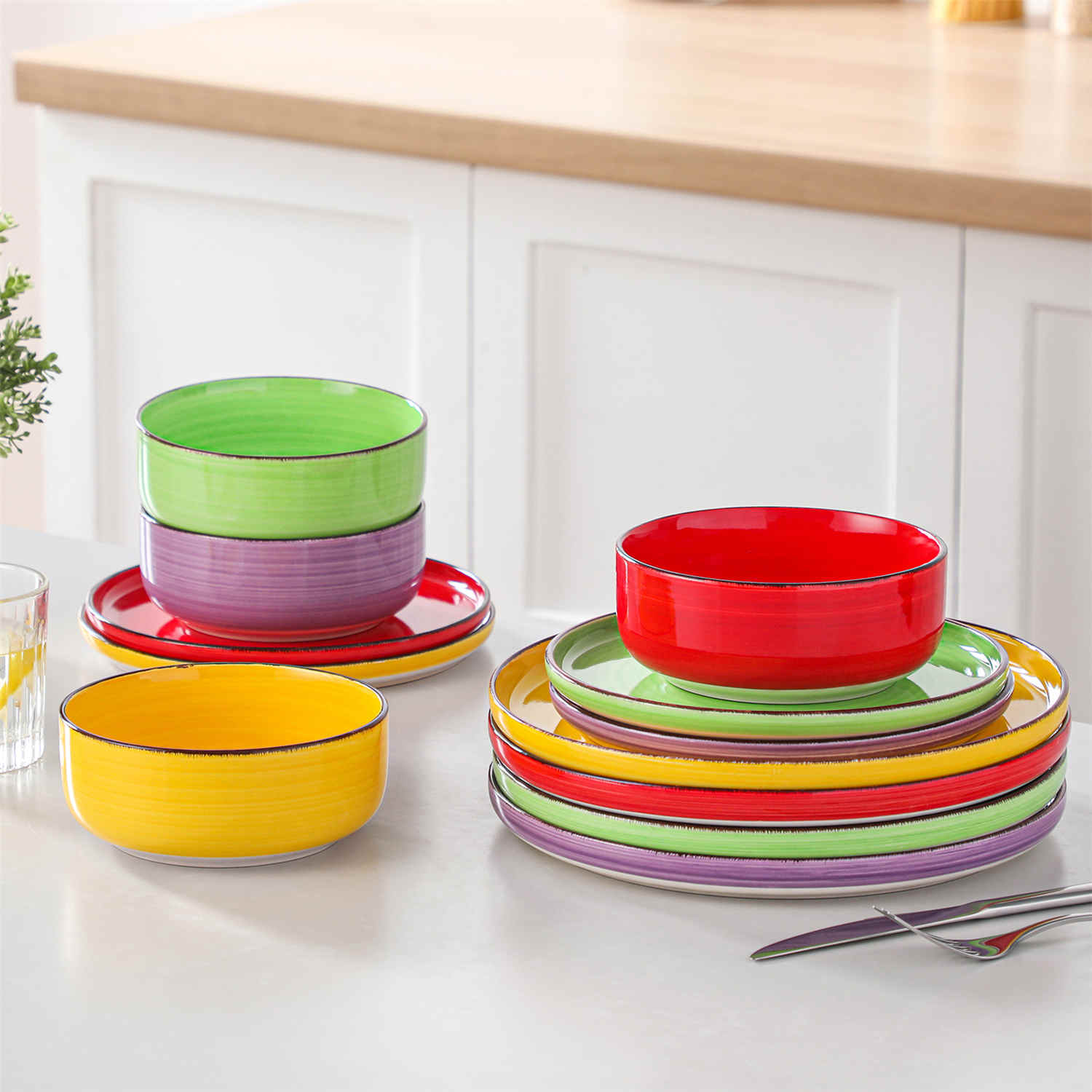 Bonita Lipped-Edge 12 Piece Dinnerware Set