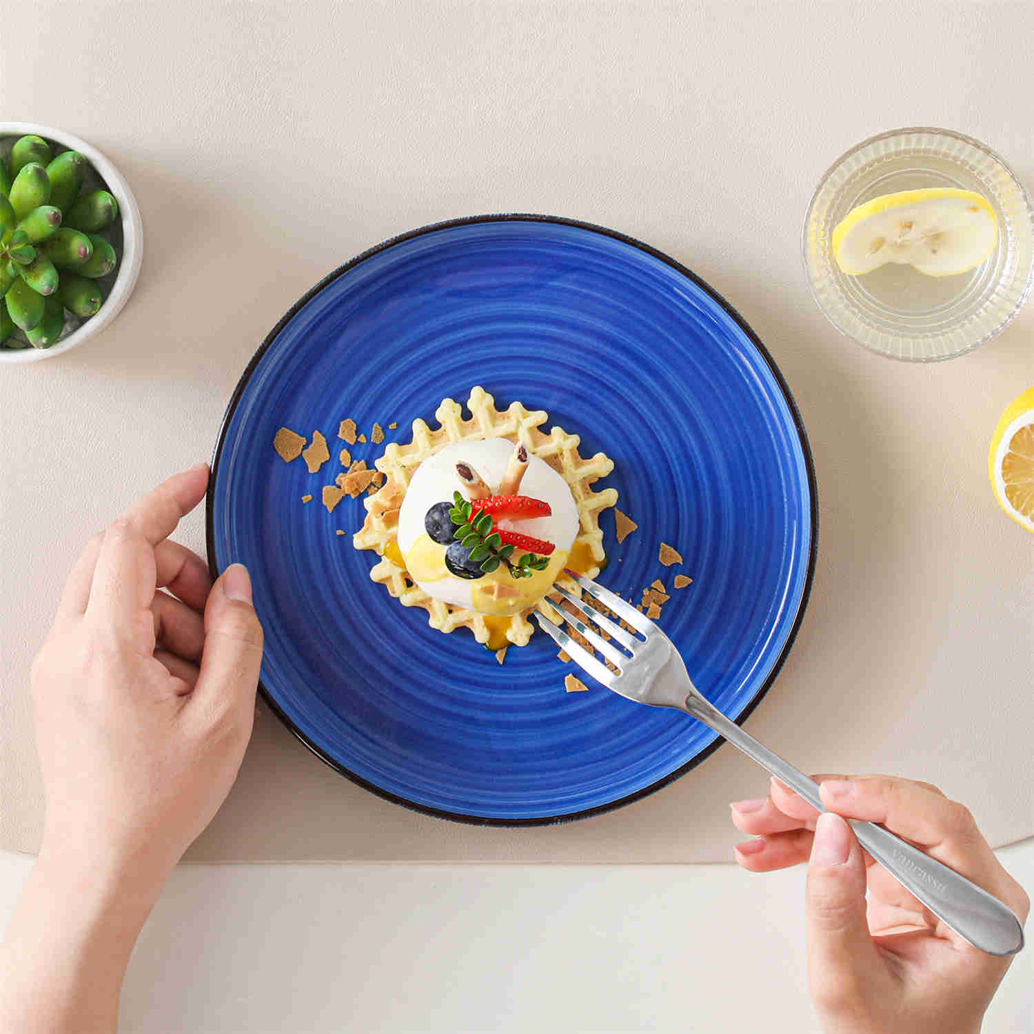 Bonita Lipped-Edge 24 Piece Dinnerware Set