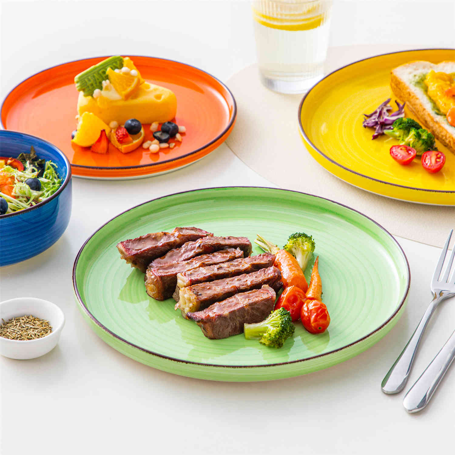 Bonita Lipped-Edge 18 Piece Dinnerware Set